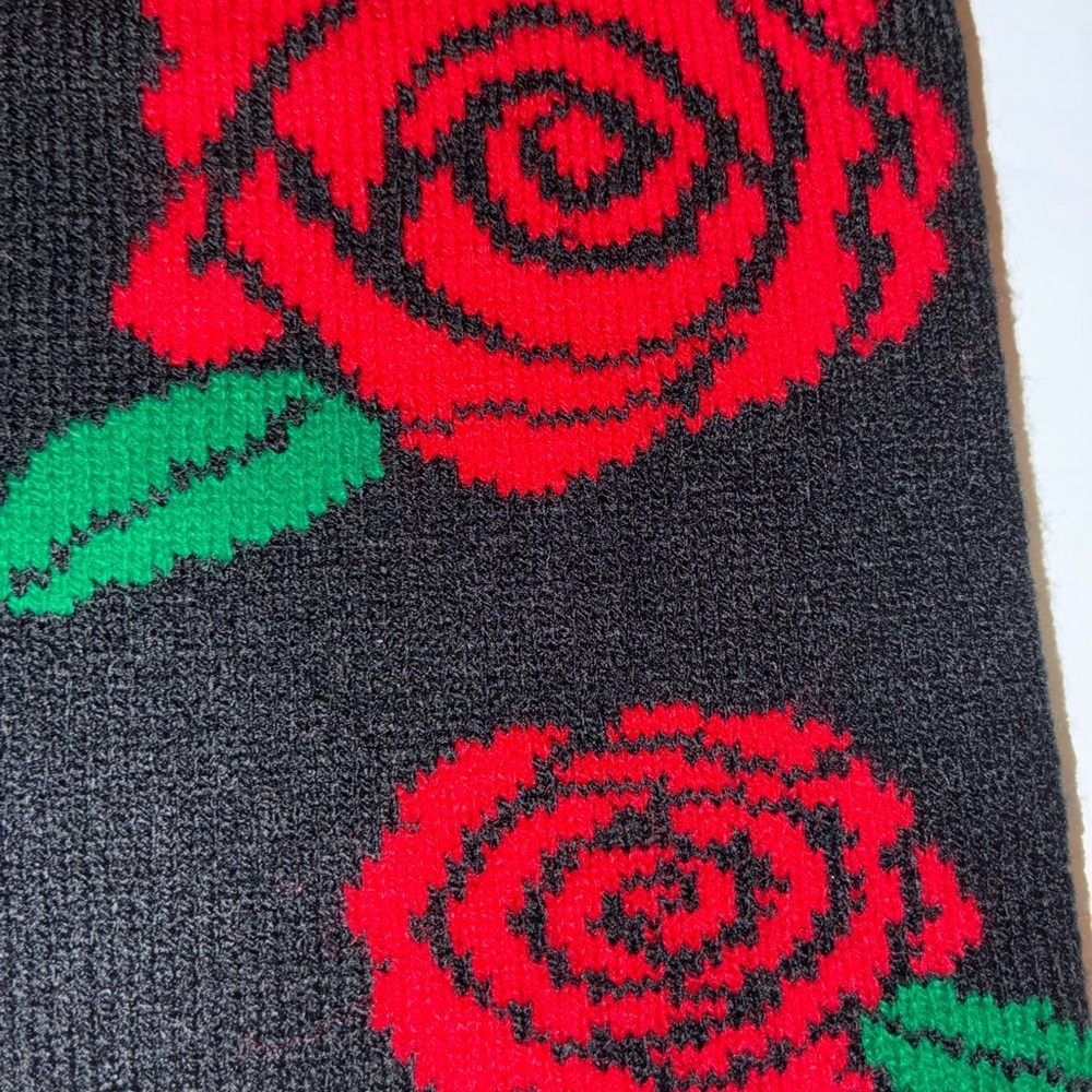 Black Beanie with Red Rose Design - Picture 2 of 4